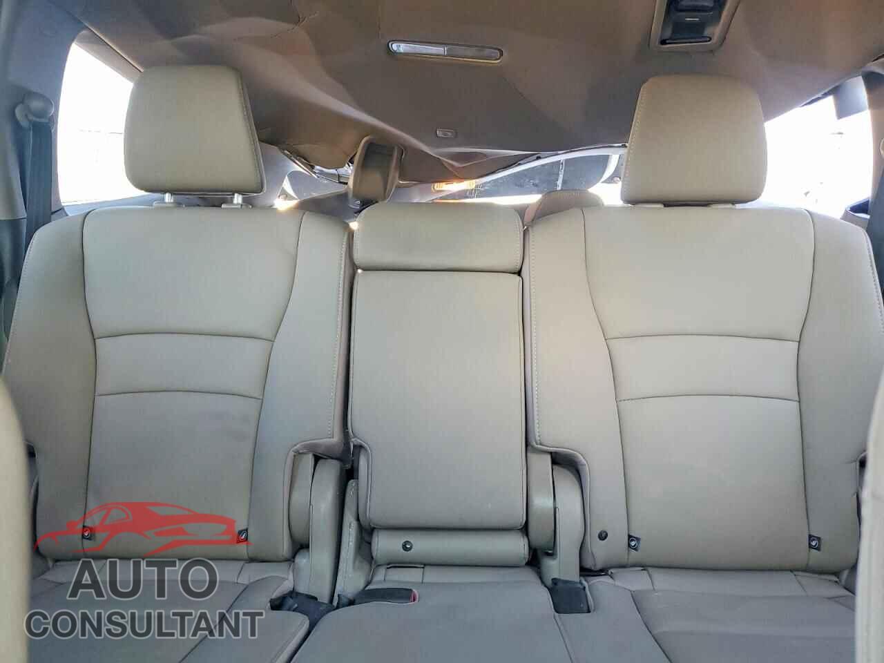 HONDA PILOT 2017 - 5FNYF5H7XHB031818