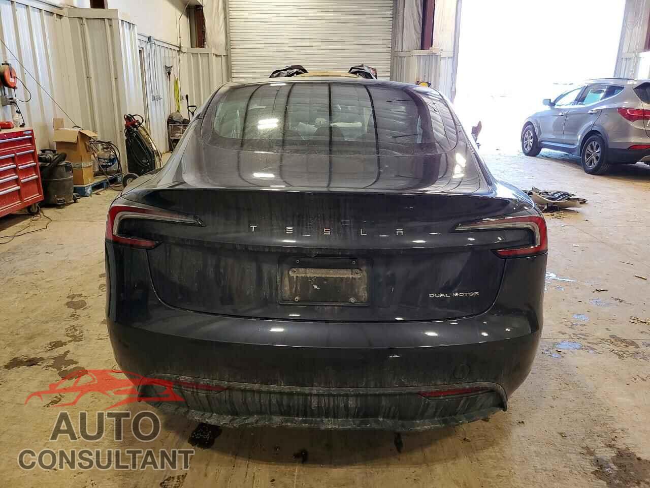 TESLA MODEL 3 2024 - 5YJ3E1EBXRF736764