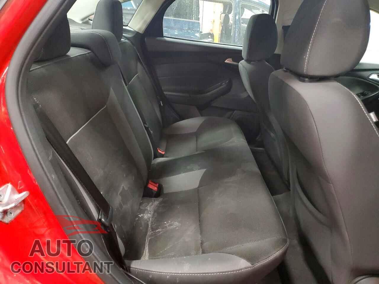 FORD FOCUS 2014 - 1FADP3F22EL276439