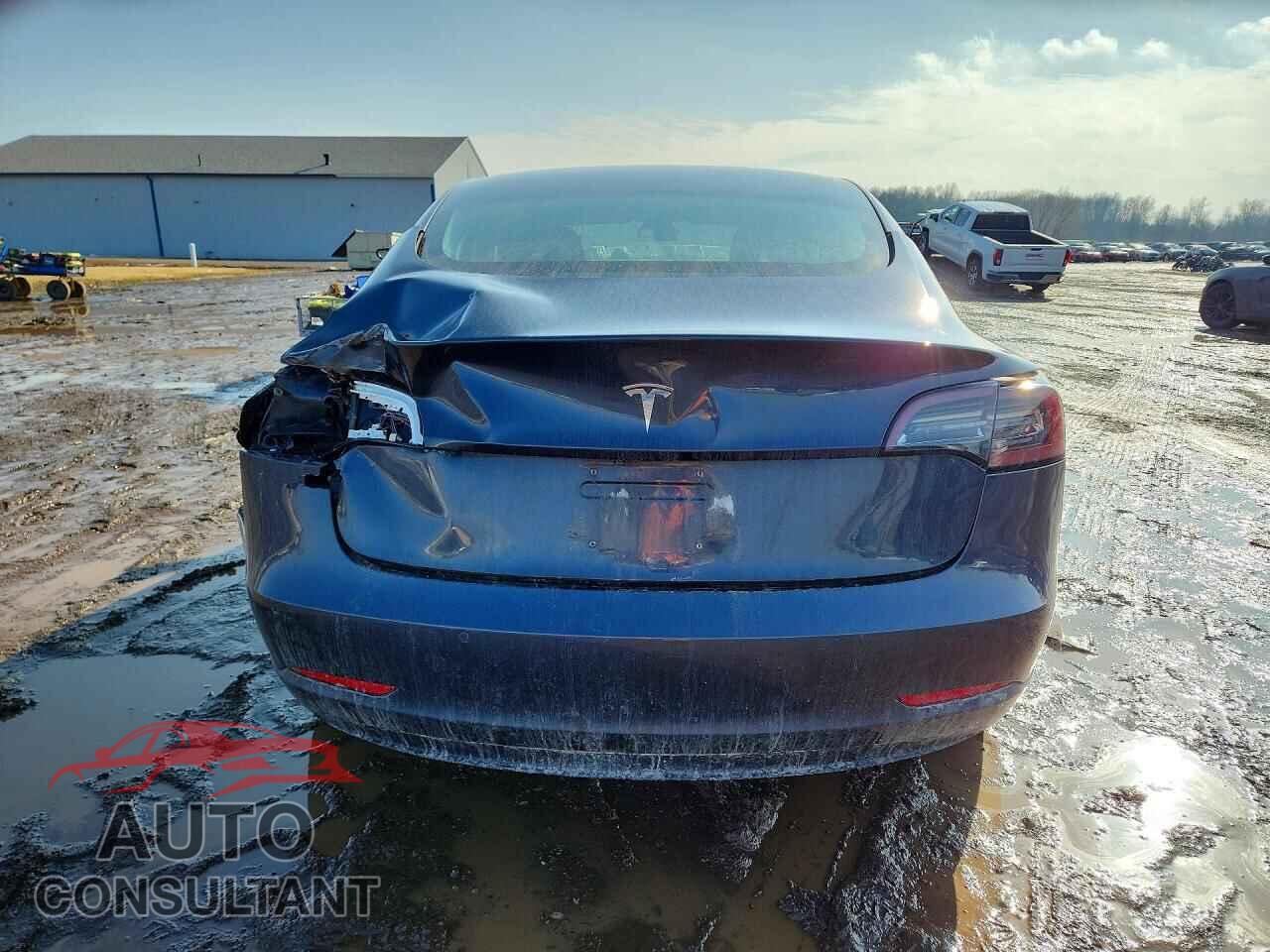 TESLA MODEL 3 2018 - 5YJ3E1EA6JF153359