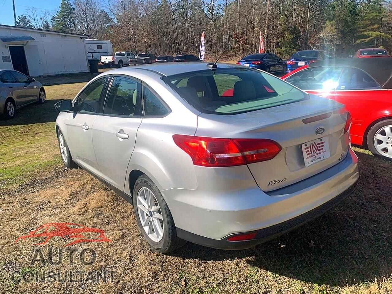 FORD FOCUS 2018 - 1FADP3FE2JL201521