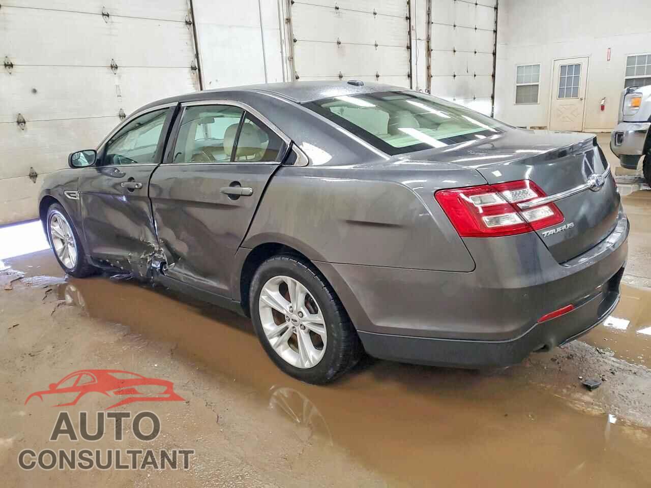 FORD TAURUS 2019 - 1FAHP2E85KG110485