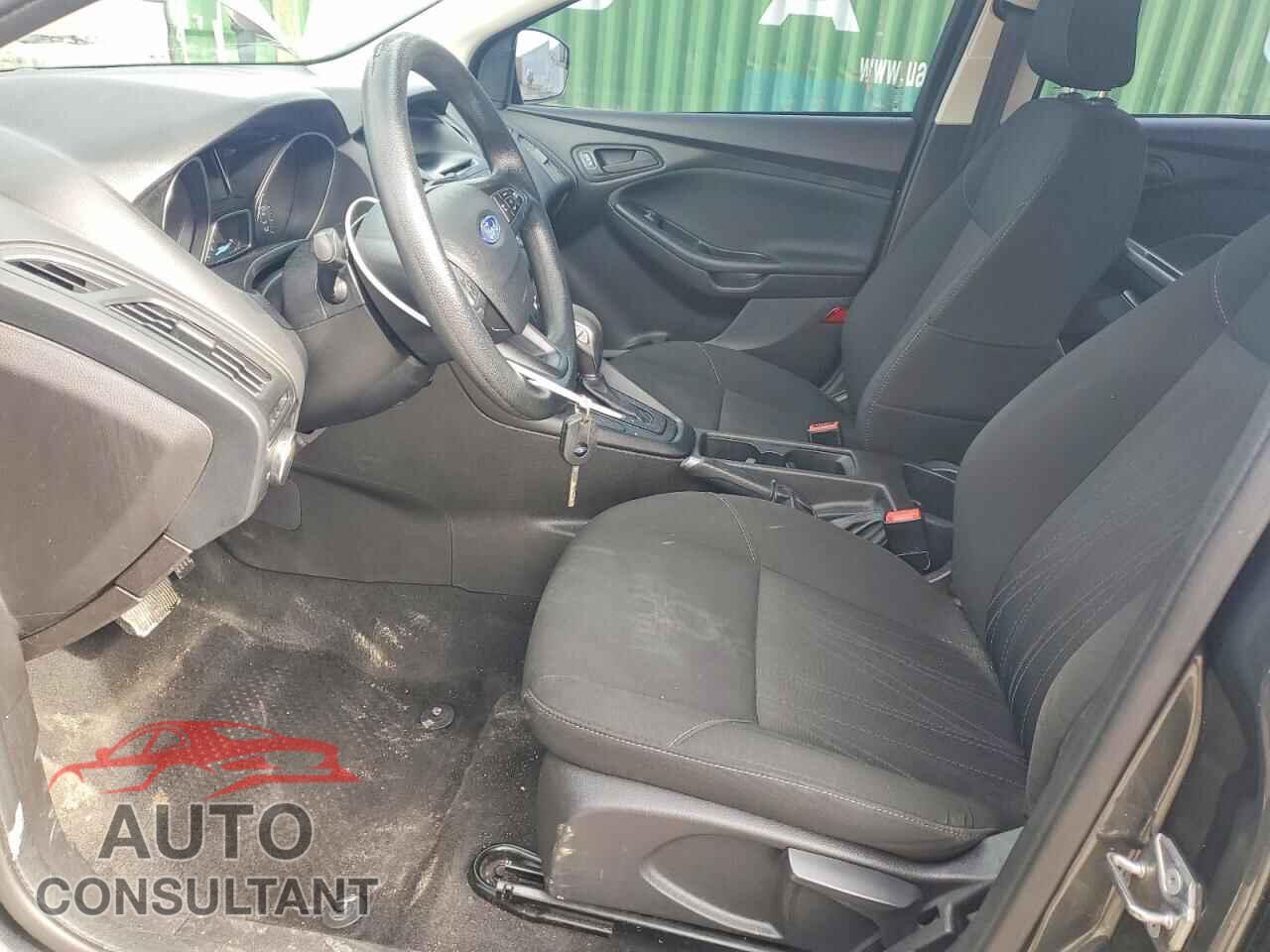 FORD FOCUS 2017 - 1FADP3E24HL270390