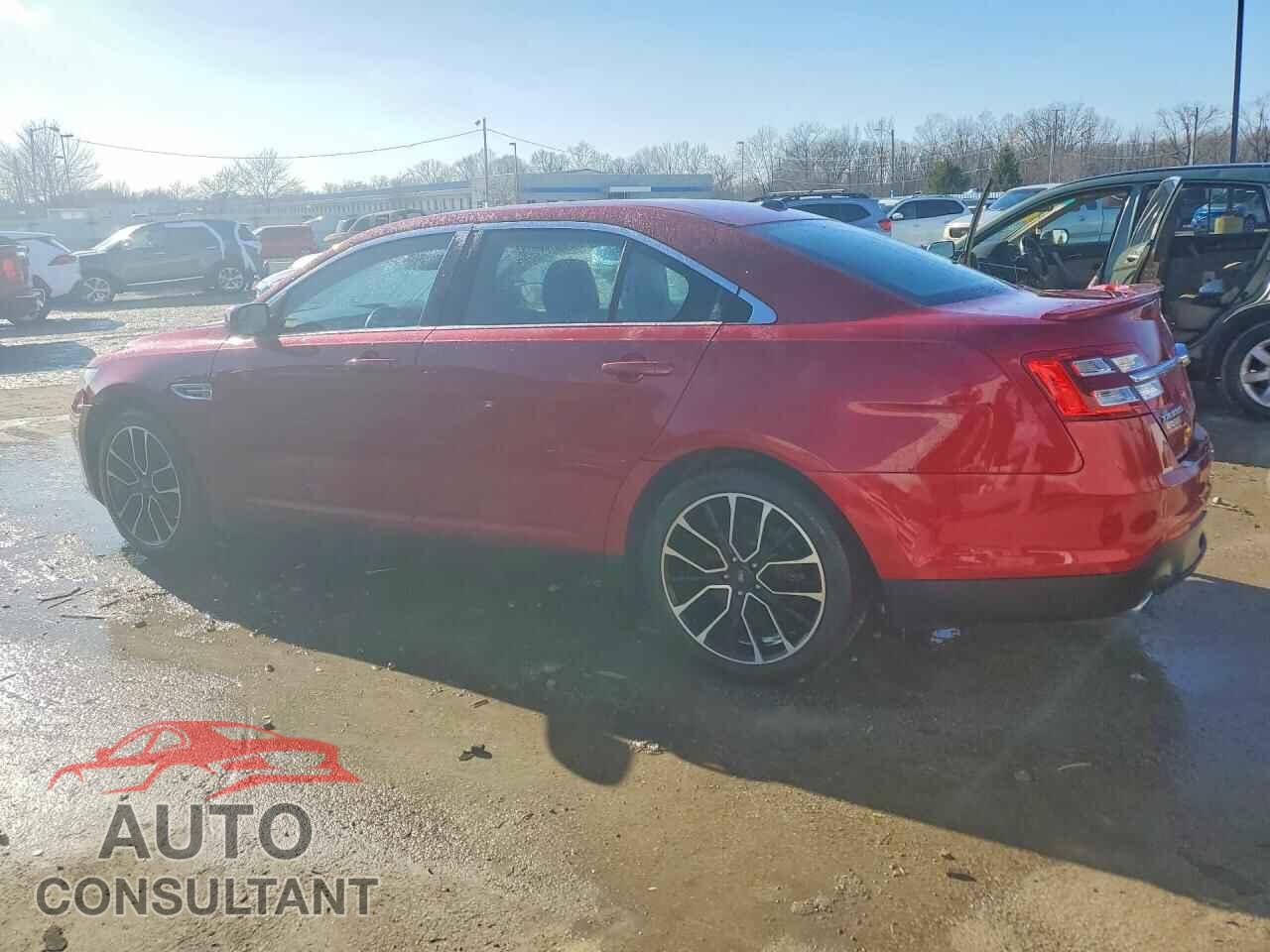 FORD TAURUS 2018 - 1FAHP2E83JG113545