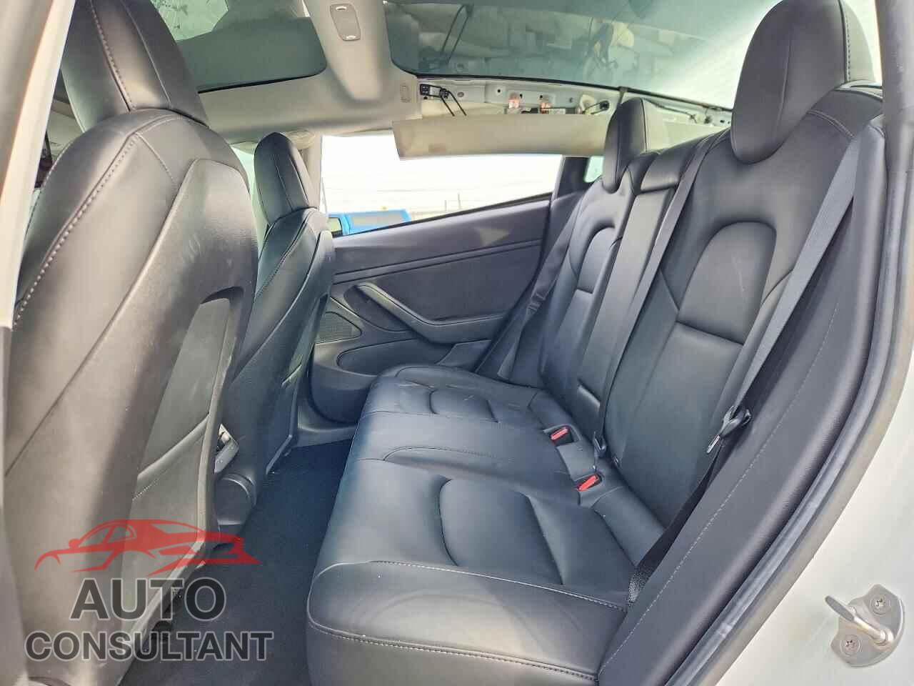 TESLA MODEL 3 2021 - 5YJ3E1EB6MF869689