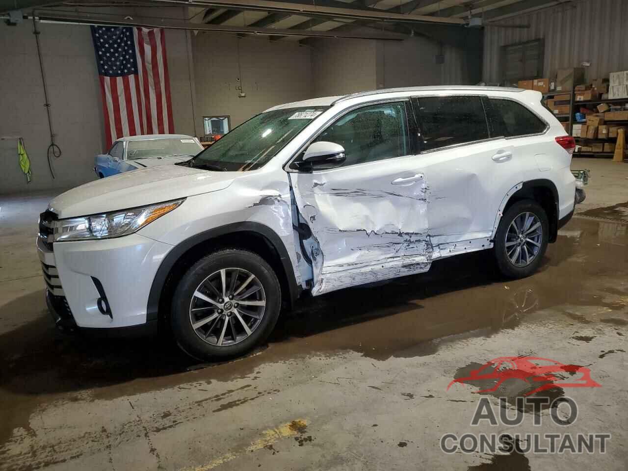 TOYOTA HIGHLANDER 2018 - 5TDJZRFHXJS827241