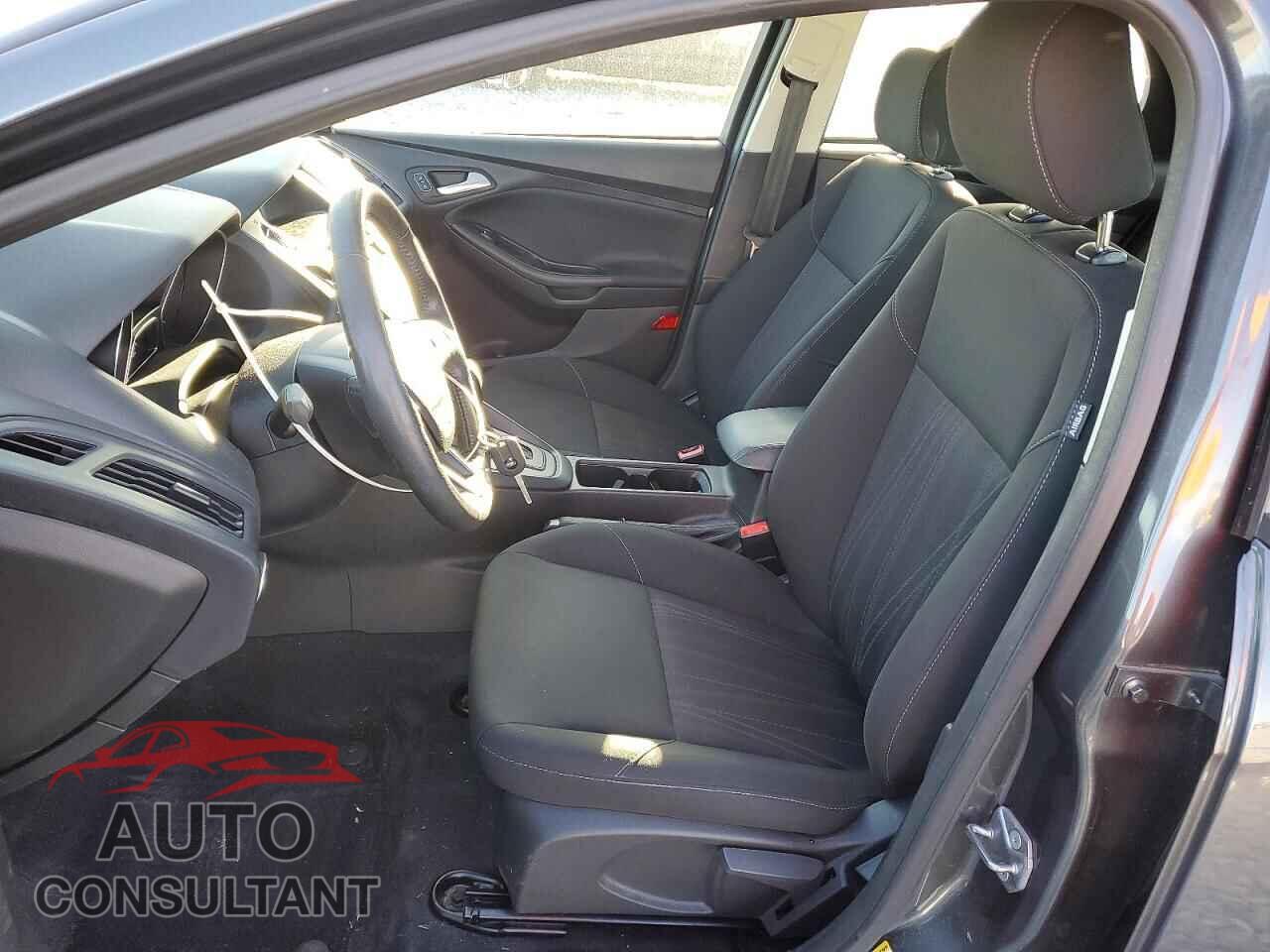 FORD FOCUS 2017 - 1FADP3F21HL317860