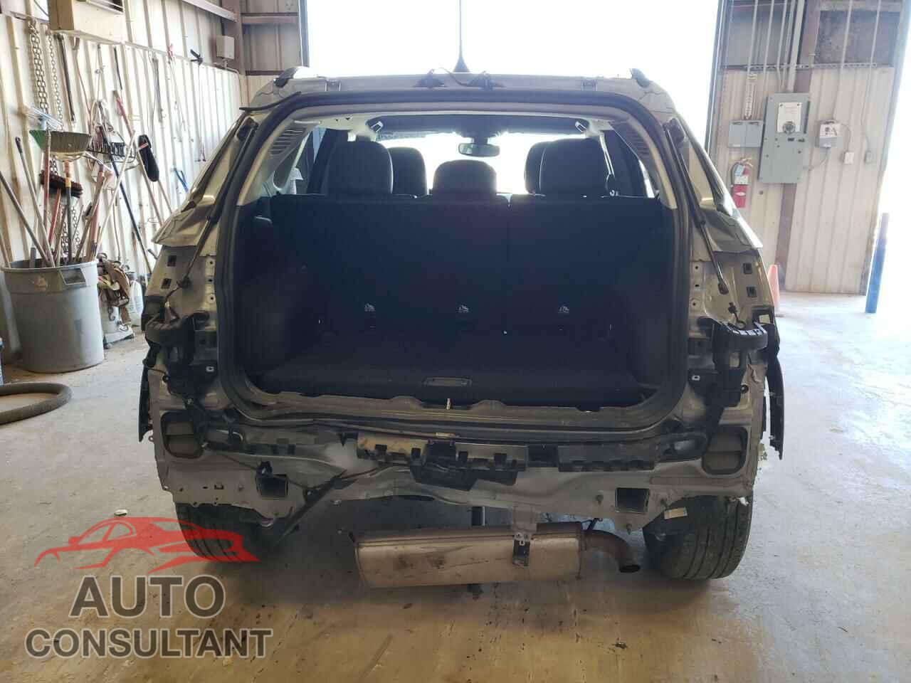 JEEP COMPASS 2018 - 3C4NJCBB7JT410902