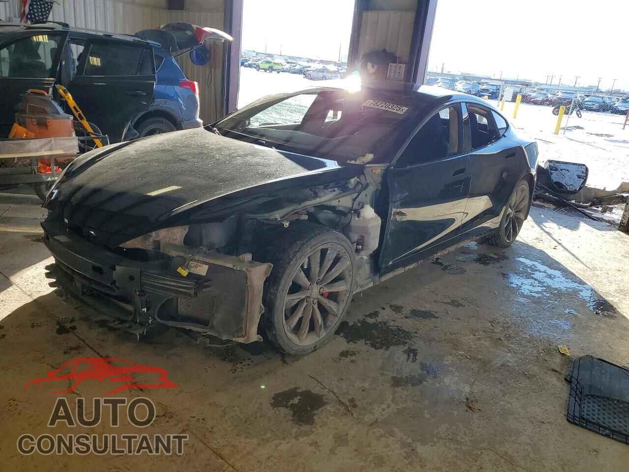 TESLA MODEL S 2015 - 5YJSA1E11FF116332