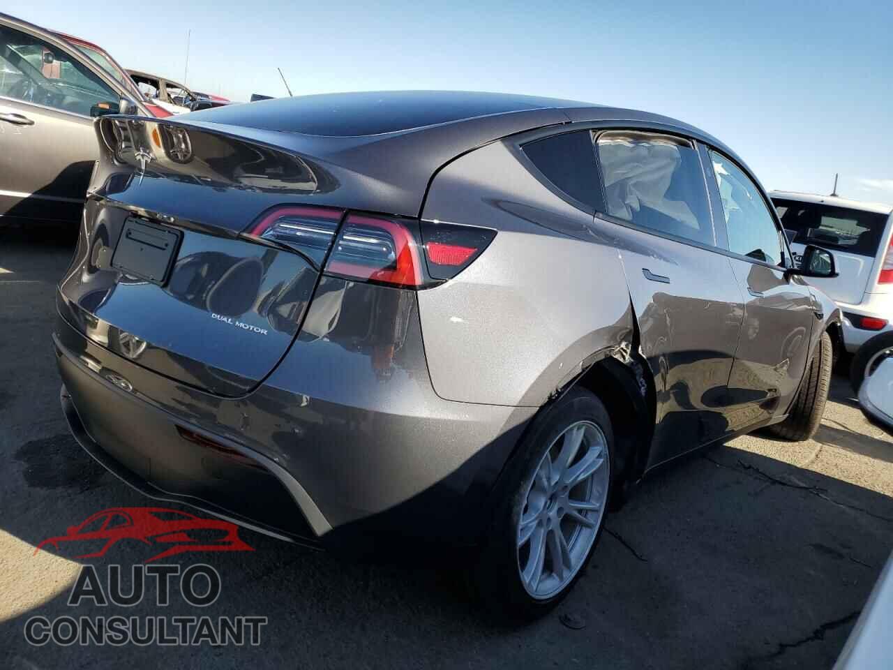 TESLA MODEL Y 2023 - 7SAYGAEE1PF924227