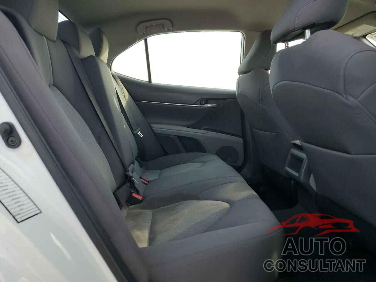 TOYOTA CAMRY 2022 - 4T1C11AK4NU648744