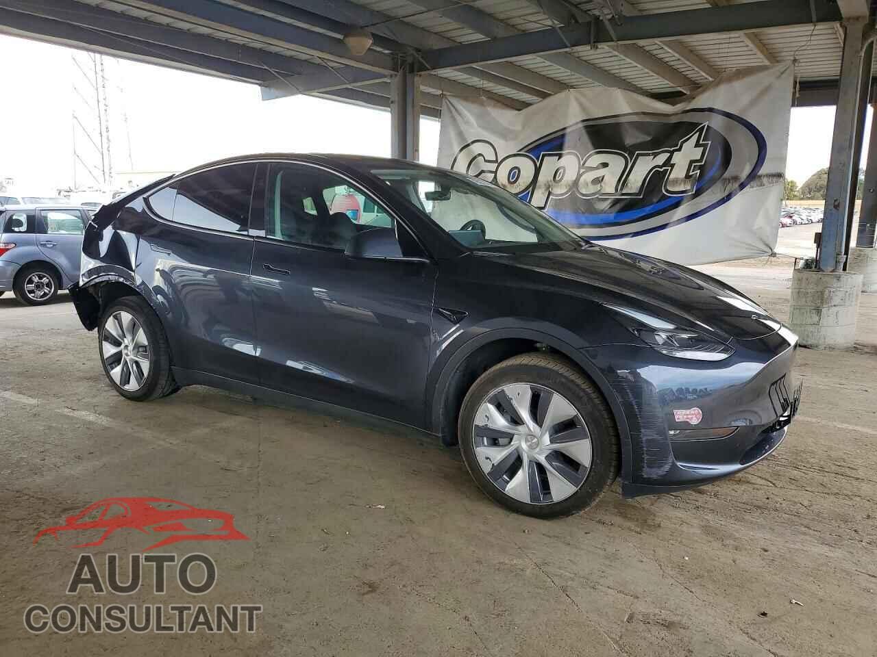 TESLA MODEL Y 2024 - 7SAYGDEE1RF032001