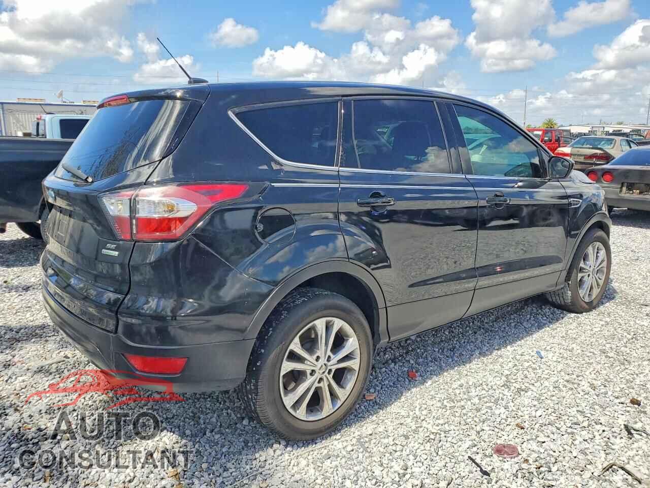 FORD ESCAPE 2017 - 1FMCU0GD8HUE56841