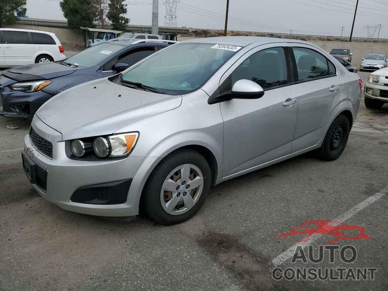 CHEVROLET SONIC 2015 - 1G1JA5SG9F4143256