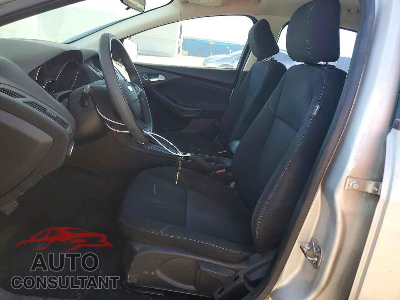FORD FOCUS 2015 - 1FADP3F25FL384801