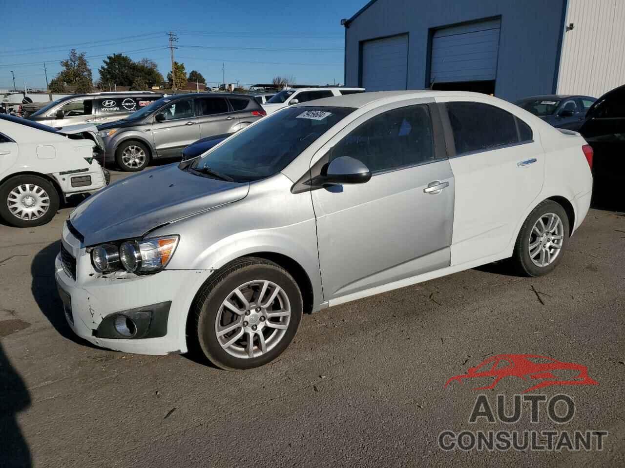 CHEVROLET SONIC 2013 - 1G1JE5SG5D4124091