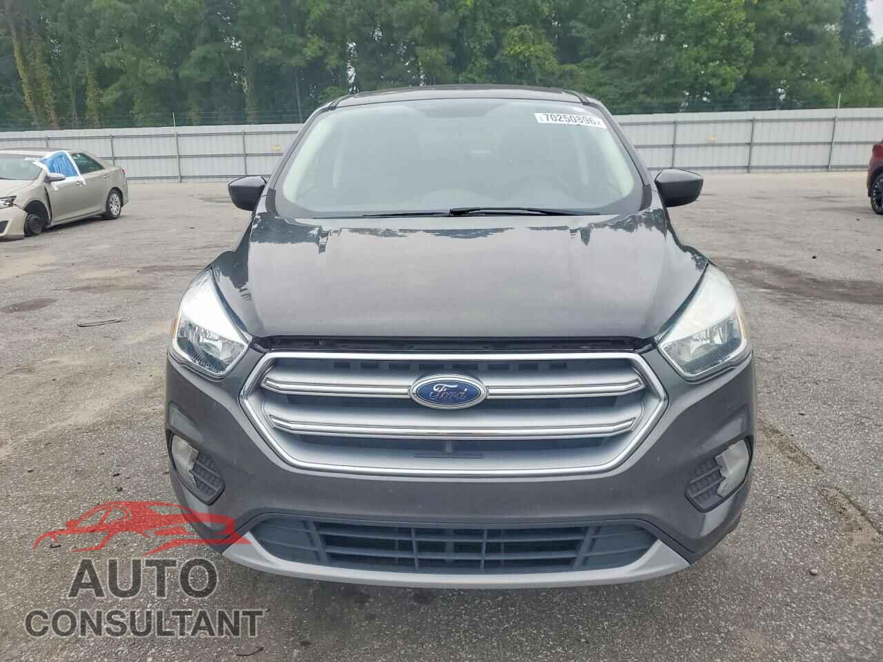 FORD ESCAPE 2017 - 1FMCU0GD4HUB35900