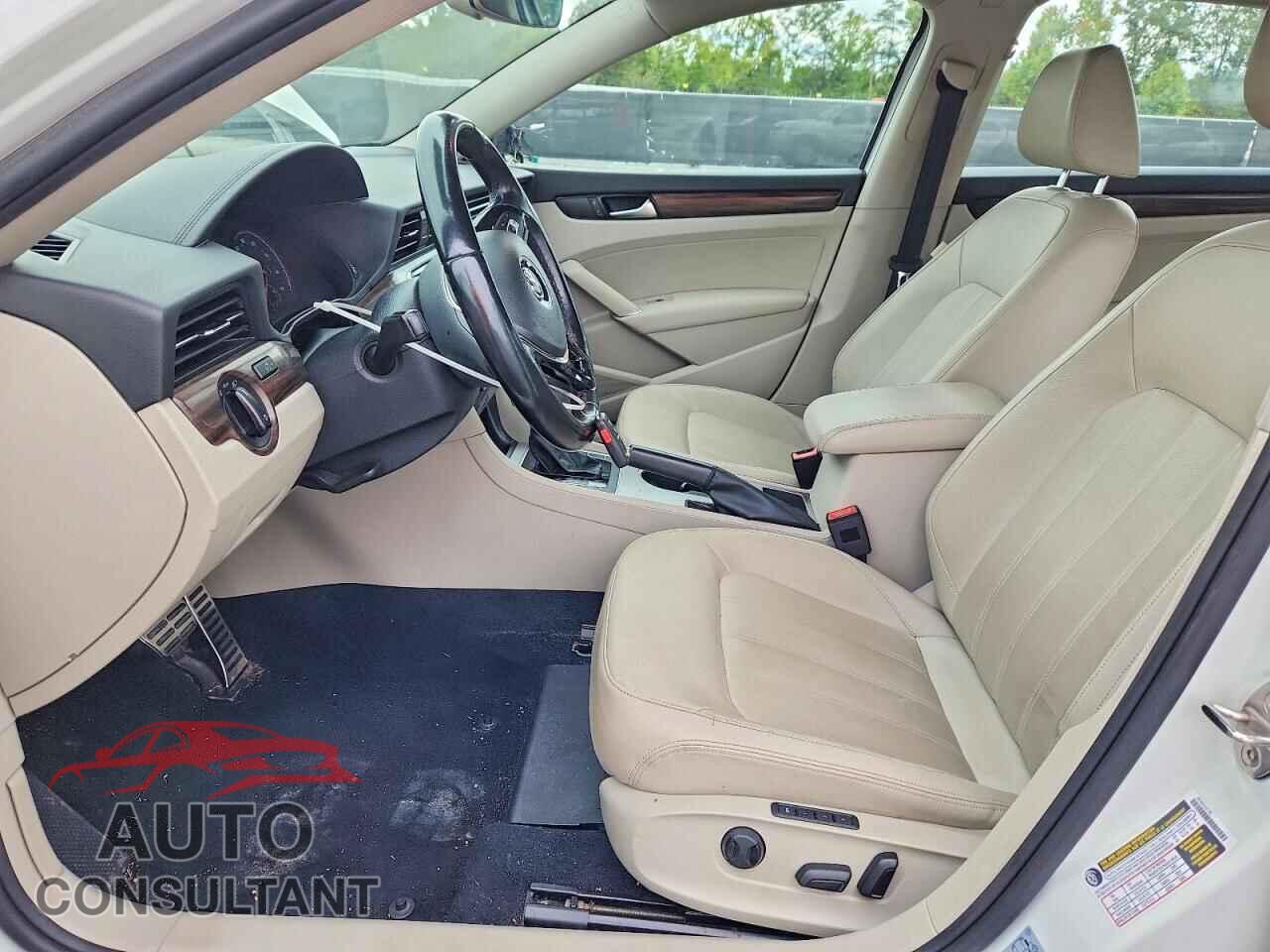 VOLKSWAGEN PASSAT 2020 - 1VWCA7A38LC005331