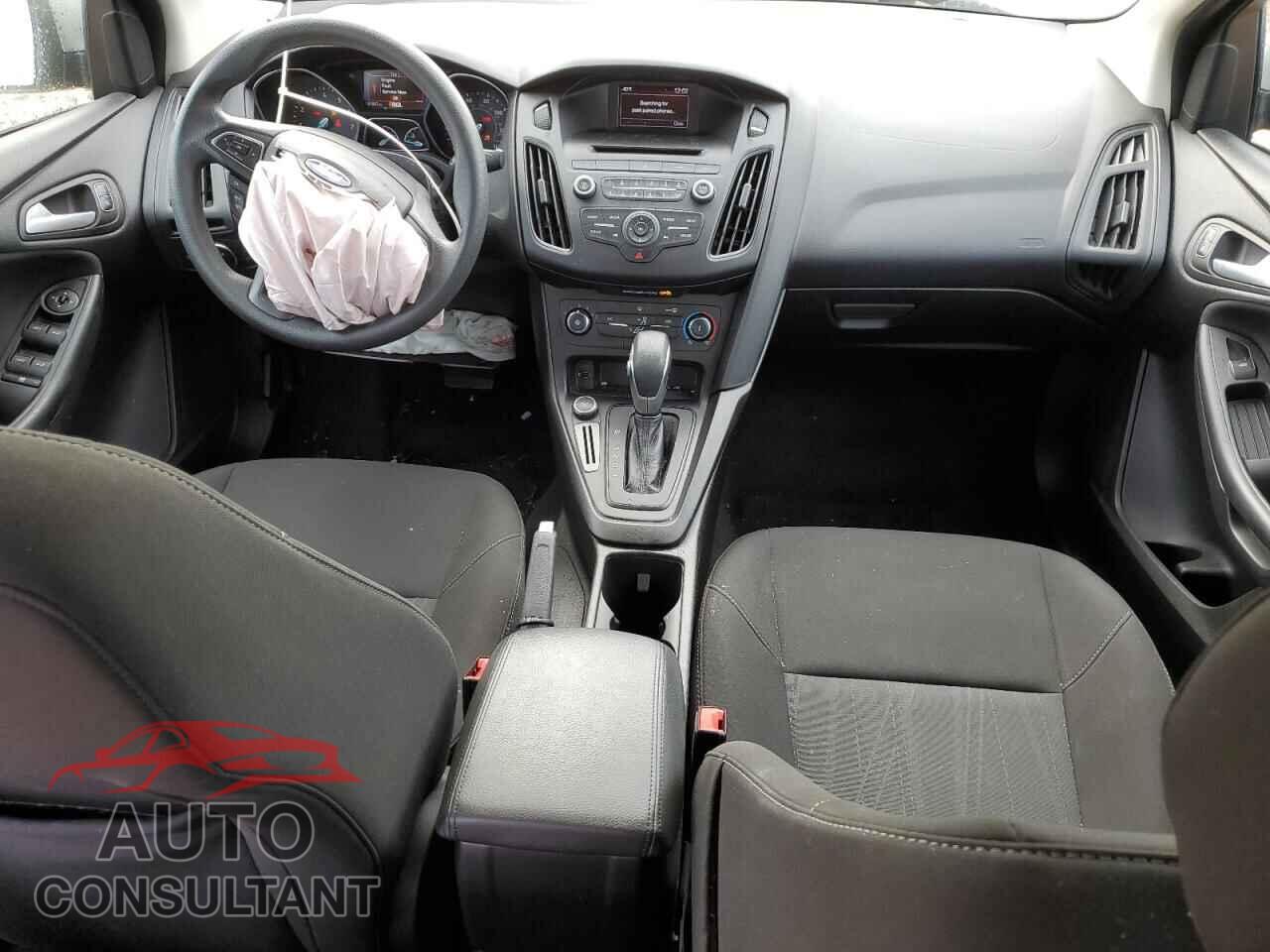 FORD FOCUS 2017 - 1FADP3F28HL320223