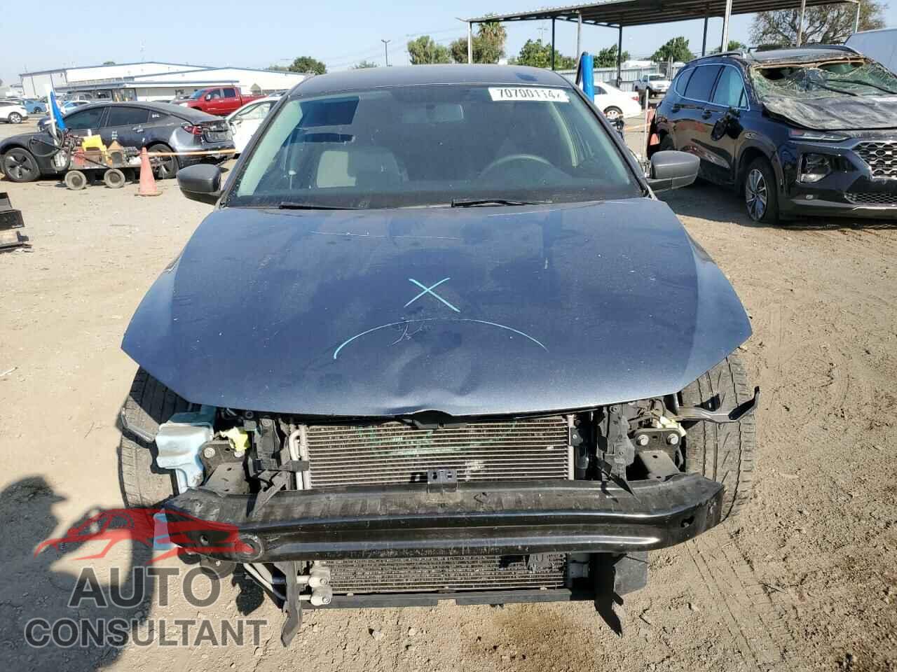 VOLKSWAGEN JETTA 2017 - 3VW2B7AJ6HM216718