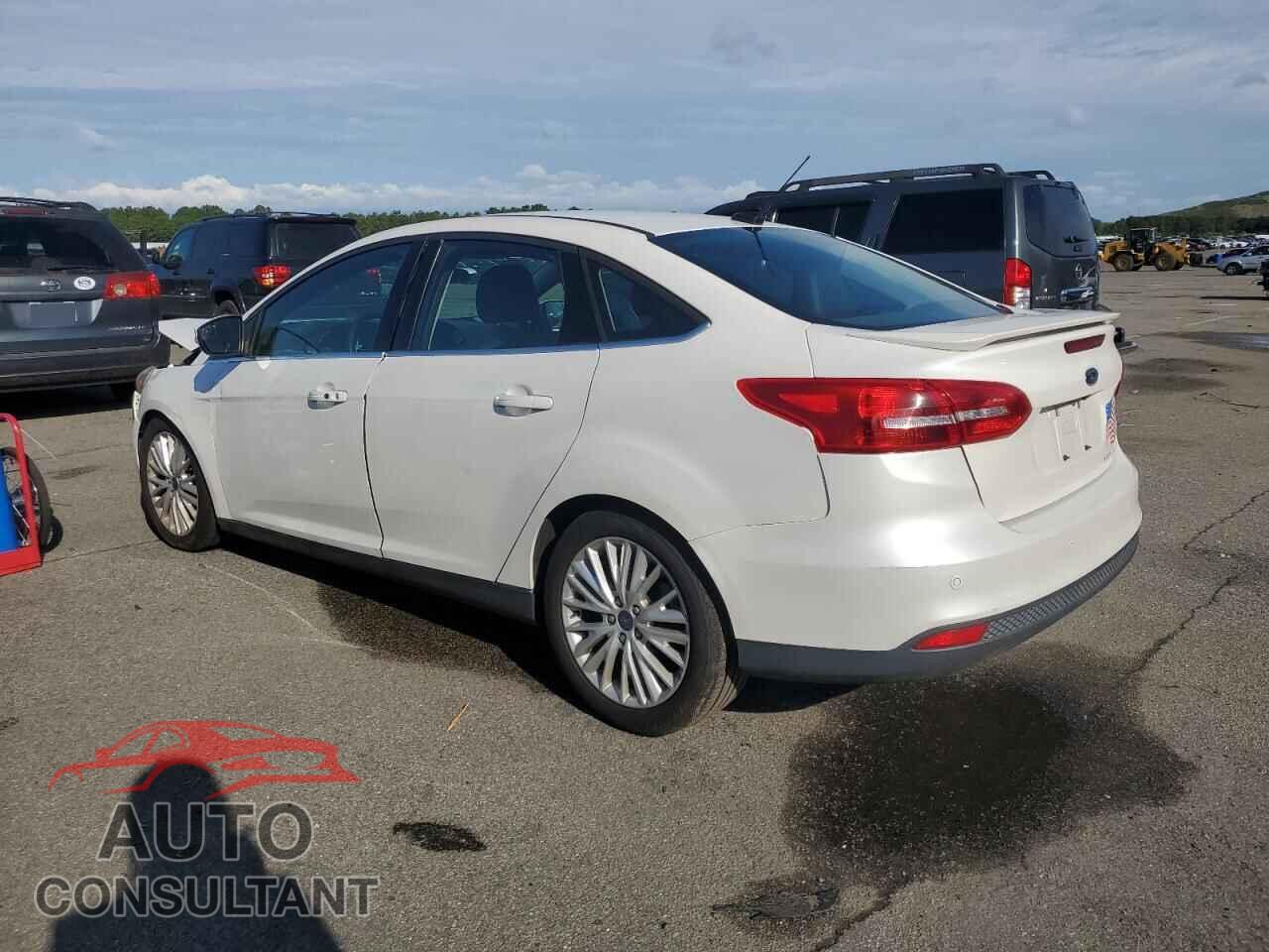 FORD FOCUS 2015 - 1FADP3J21FL237706