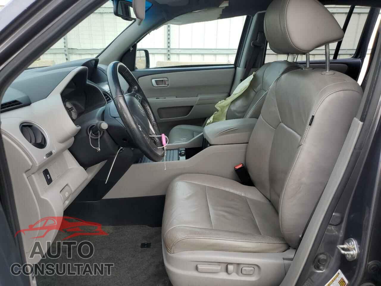 HONDA PILOT 2015 - 5FNYF4H50FB040923