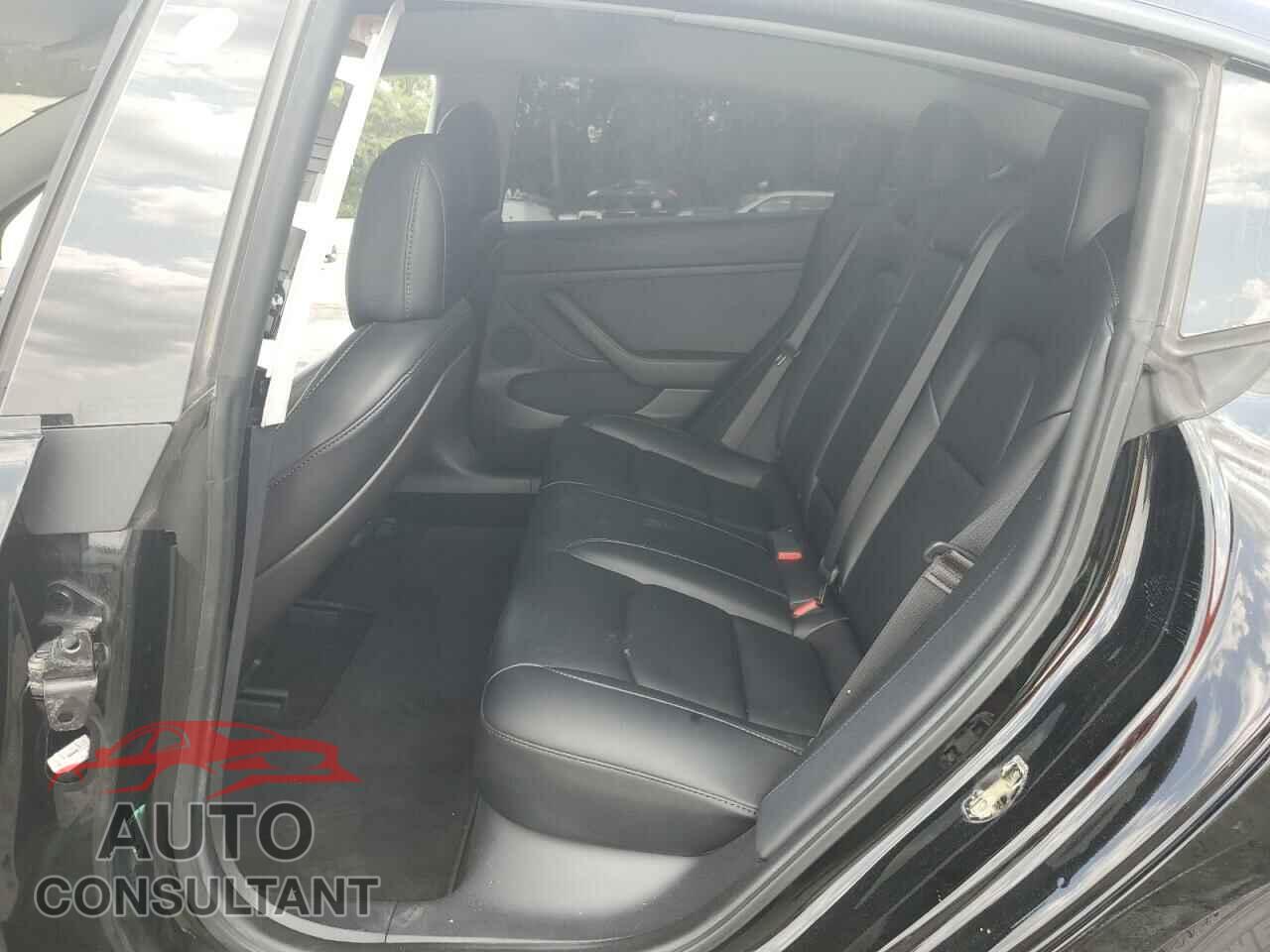 TESLA MODEL 3 2021 - 5YJ3E1EA1MF996017
