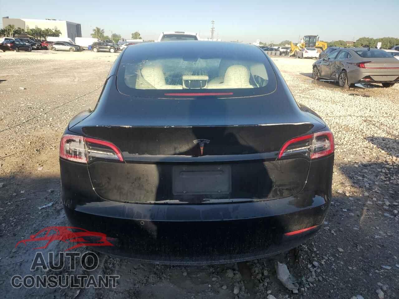 TESLA MODEL 3 2021 - 5YJ3E1EA7MF989685