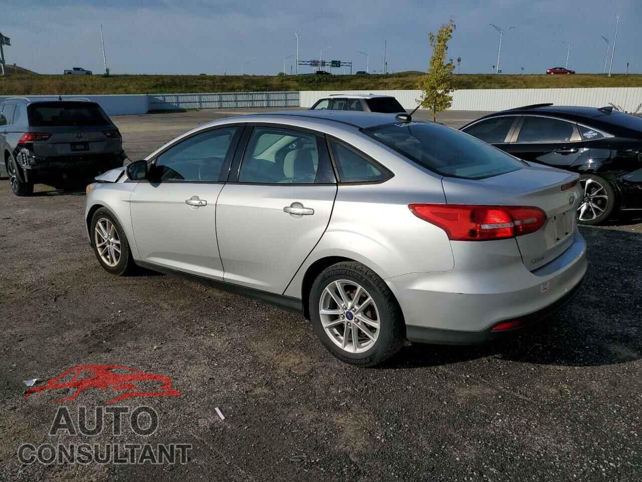 FORD FOCUS 2015 - 1FADP3F22FL349987