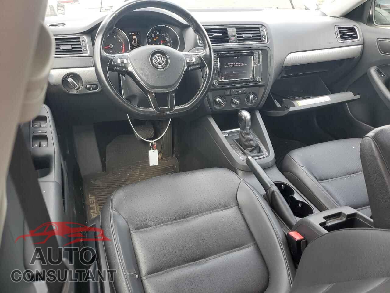 VOLKSWAGEN JETTA 2017 - 3VWDB7AJ2HM364664