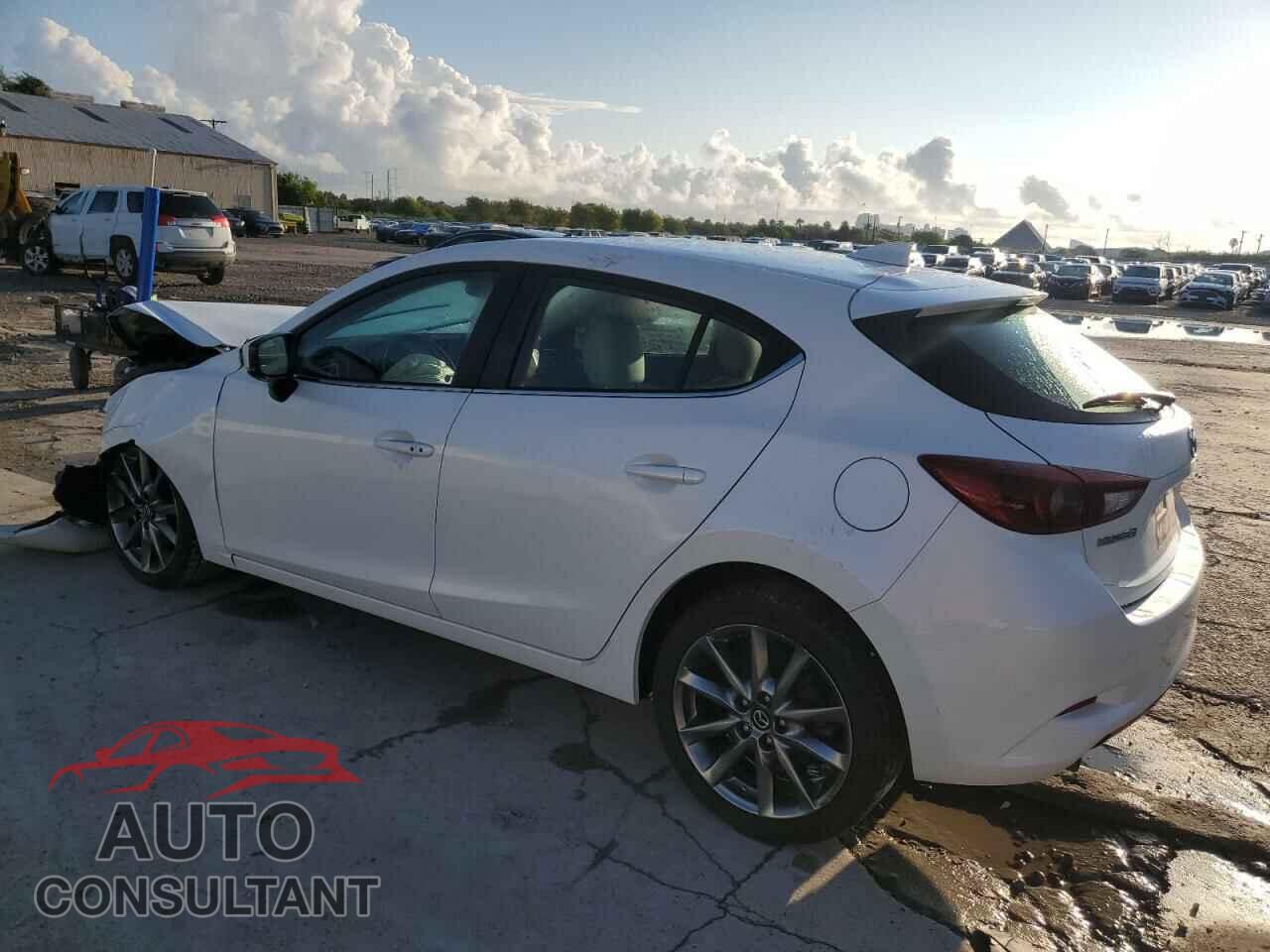 MAZDA 3 2018 - 3MZBN1M34JM173794