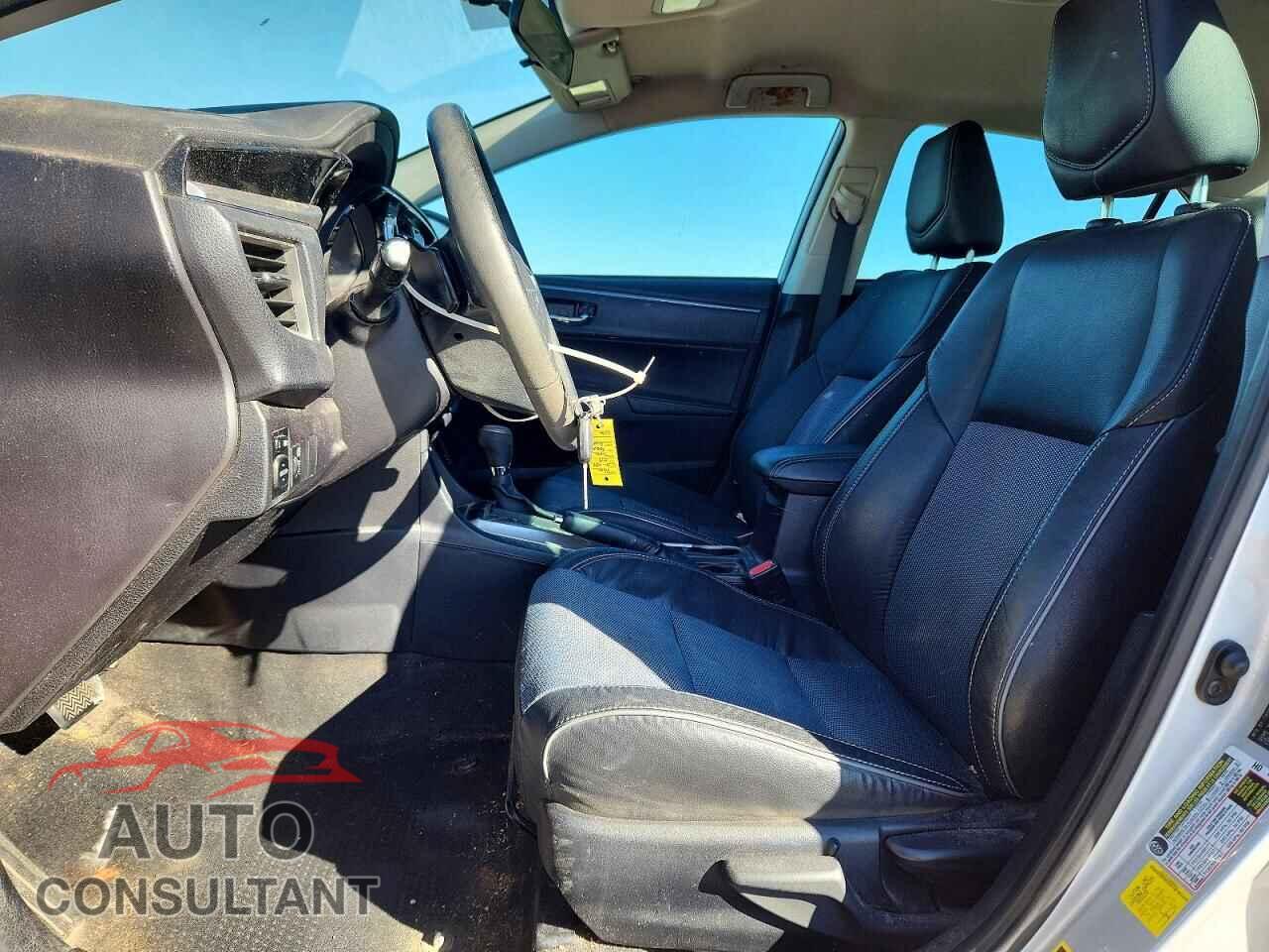 TOYOTA COROLLA 2015 - 2T1BURHE3FC267522