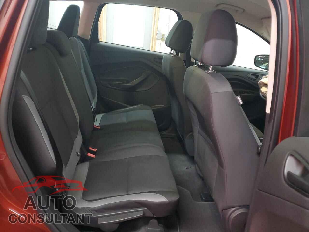 FORD ESCAPE 2015 - 1FMCU0F74FUA38074