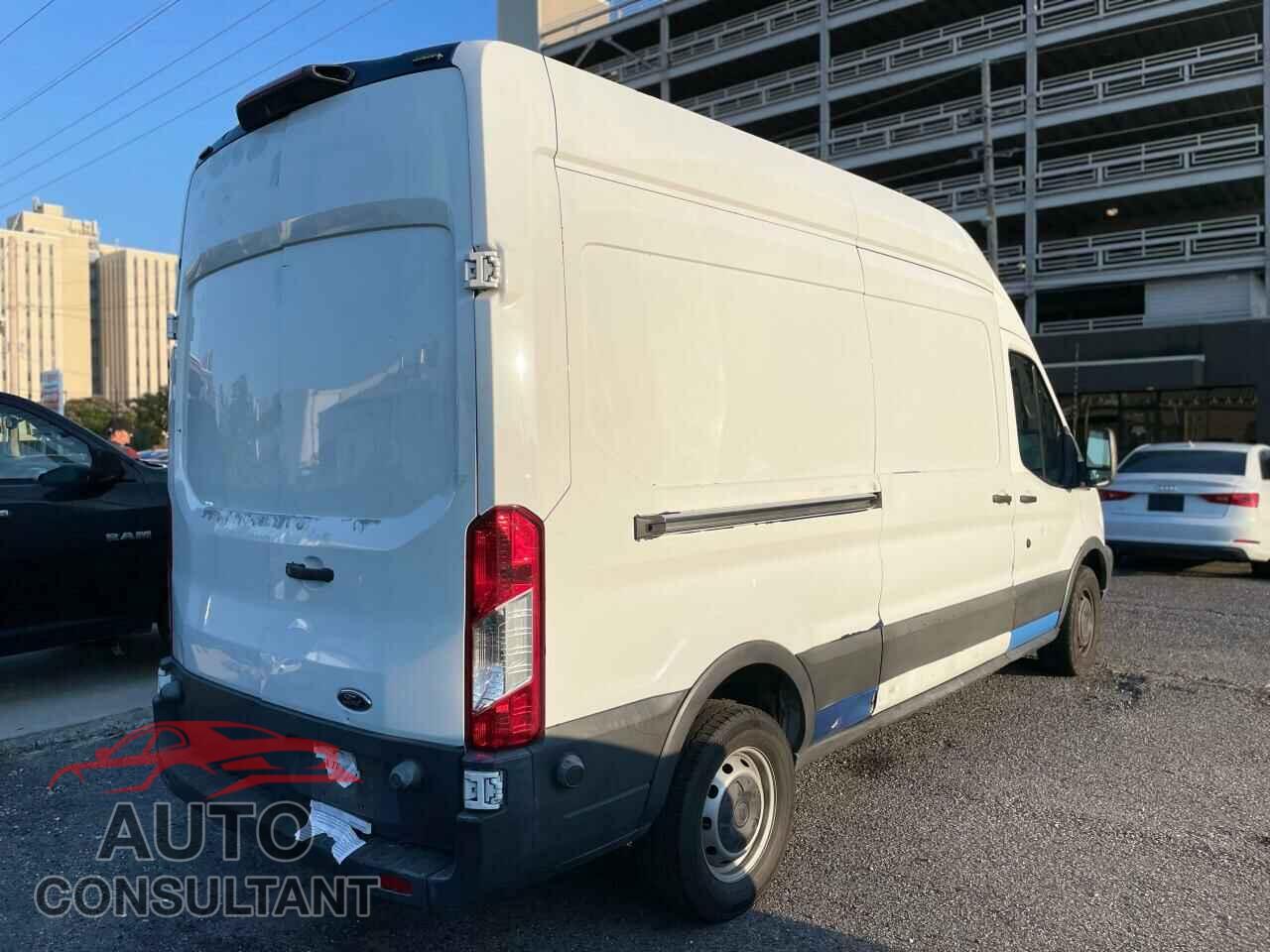 FORD TRANSIT 2018 - 1FTYR2XG3JKA83470