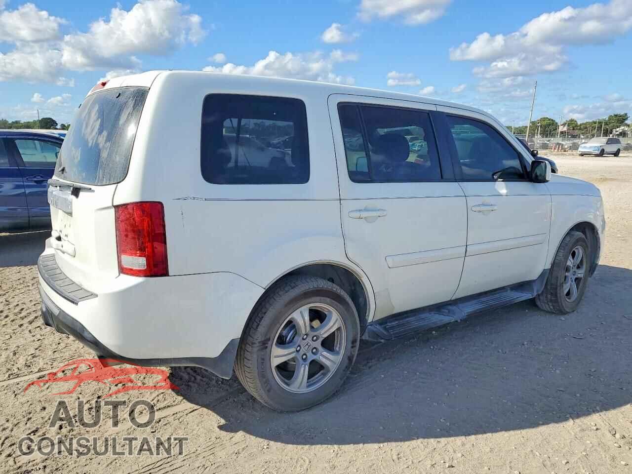 HONDA PILOT 2013 - 5FNYF3H42DB025984