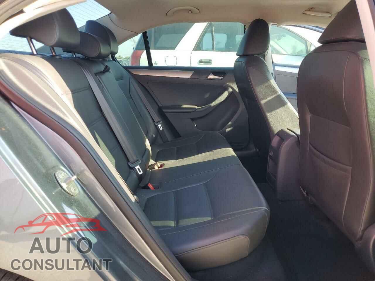 VOLKSWAGEN JETTA 2017 - 3VWDB7AJ9HM249771