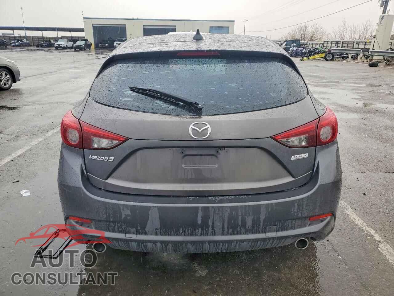MAZDA 3 2018 - 3MZBN1M37JM230957