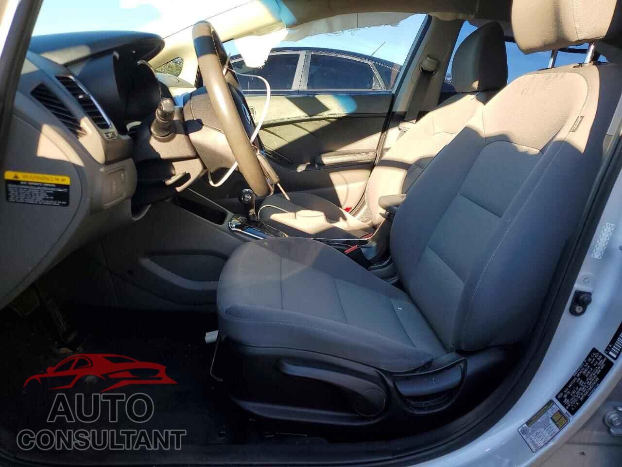 KIA FORTE 2017 - 3KPFK4A73HE034248