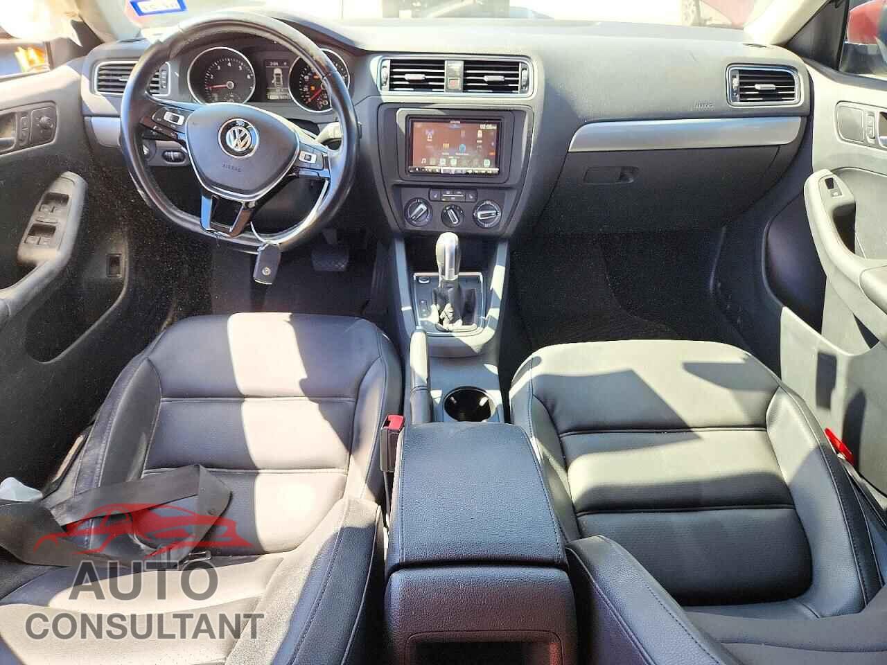 VOLKSWAGEN JETTA 2017 - 3VWDB7AJ9HM296623