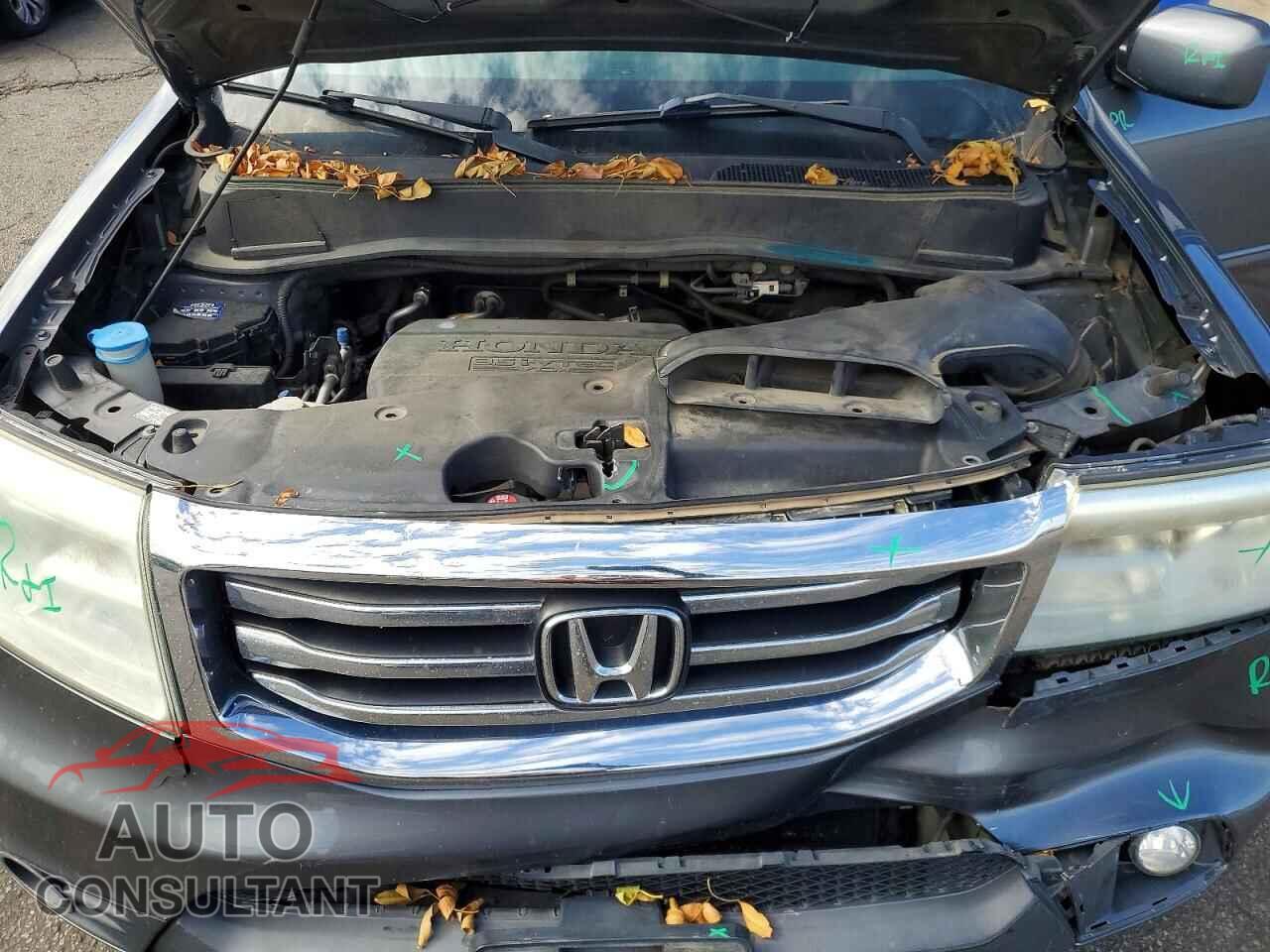 HONDA PILOT 2013 - 5FNYF4H50DB075426