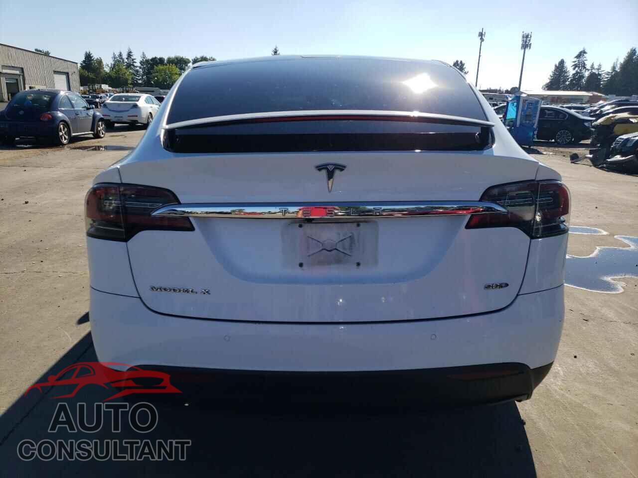 TESLA MODEL X 2016 - 5YJXCAE28GF020210