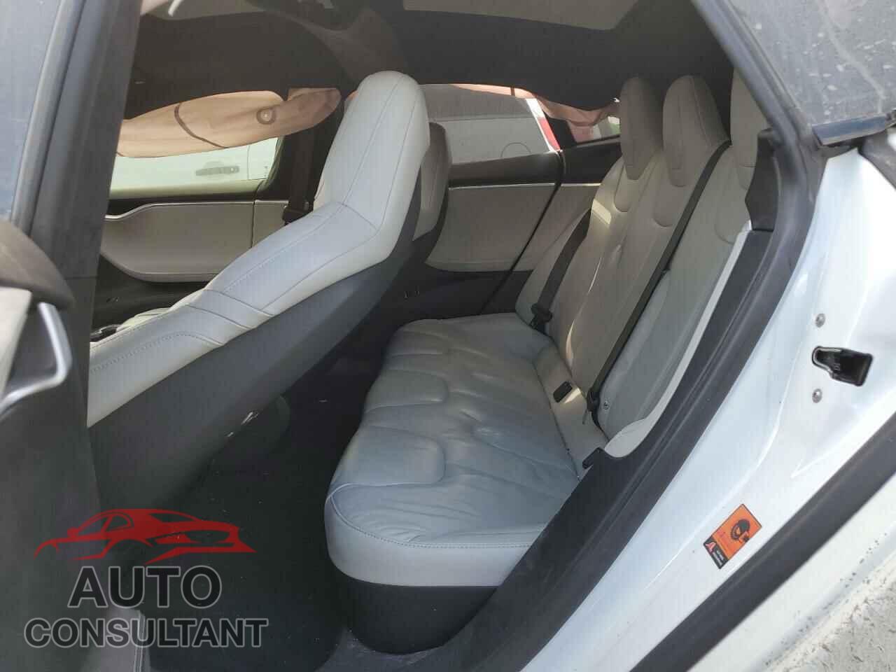 TESLA MODEL S 2015 - 5YJSA1E12FF116338