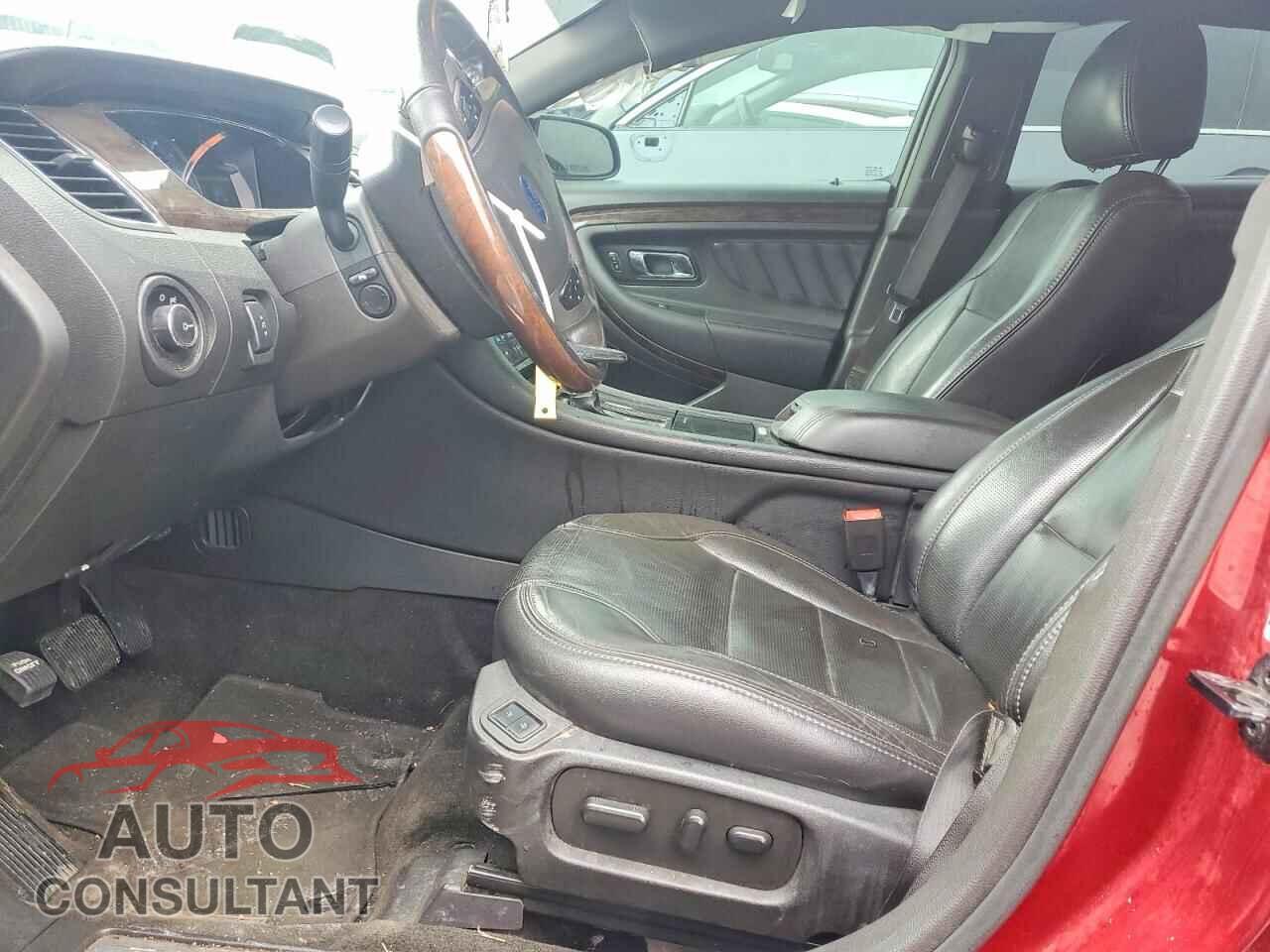 FORD TAURUS 2018 - 1FAHP2F80JG133444