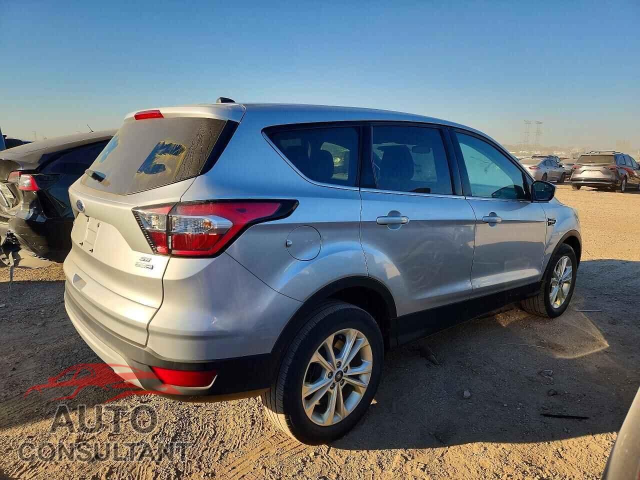 FORD ESCAPE 2017 - 1FMCU9GD2HUE90102