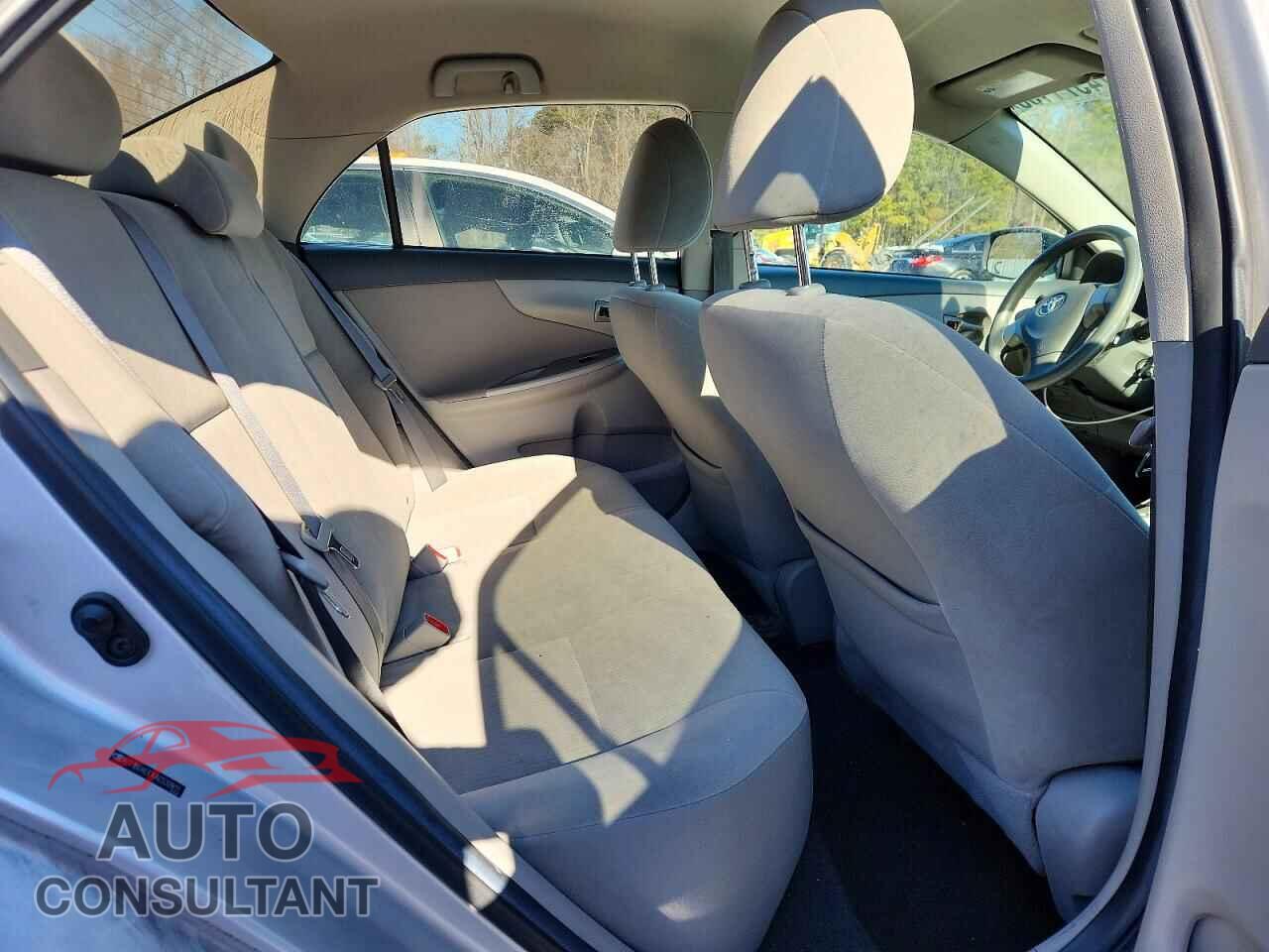 TOYOTA COROLLA 2010 - 2T1BU4EEXAC532811