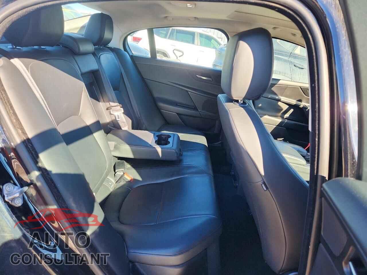 JAGUAR XE 2017 - SAJAR4BGXHA977990