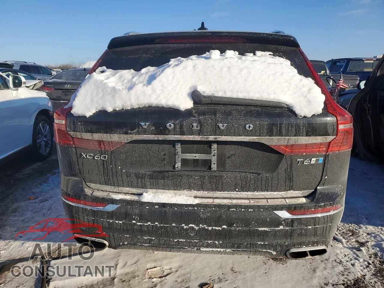 VOLVO XC60 2018 - YV4A22RM7J1025826