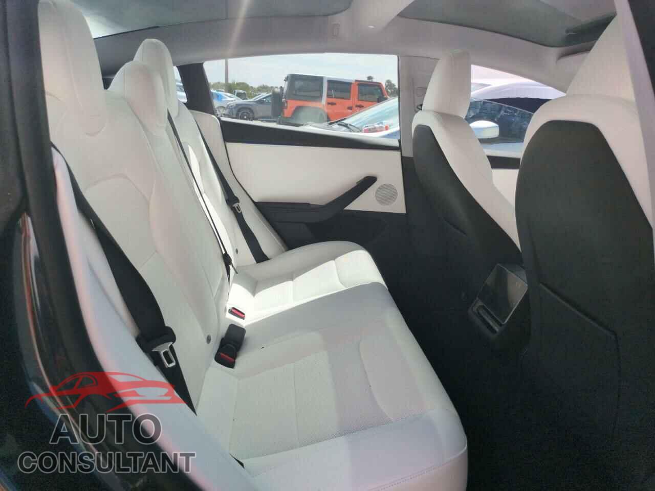 TESLA MODEL 3 2024 - 5YJ3E1EA0RF800401