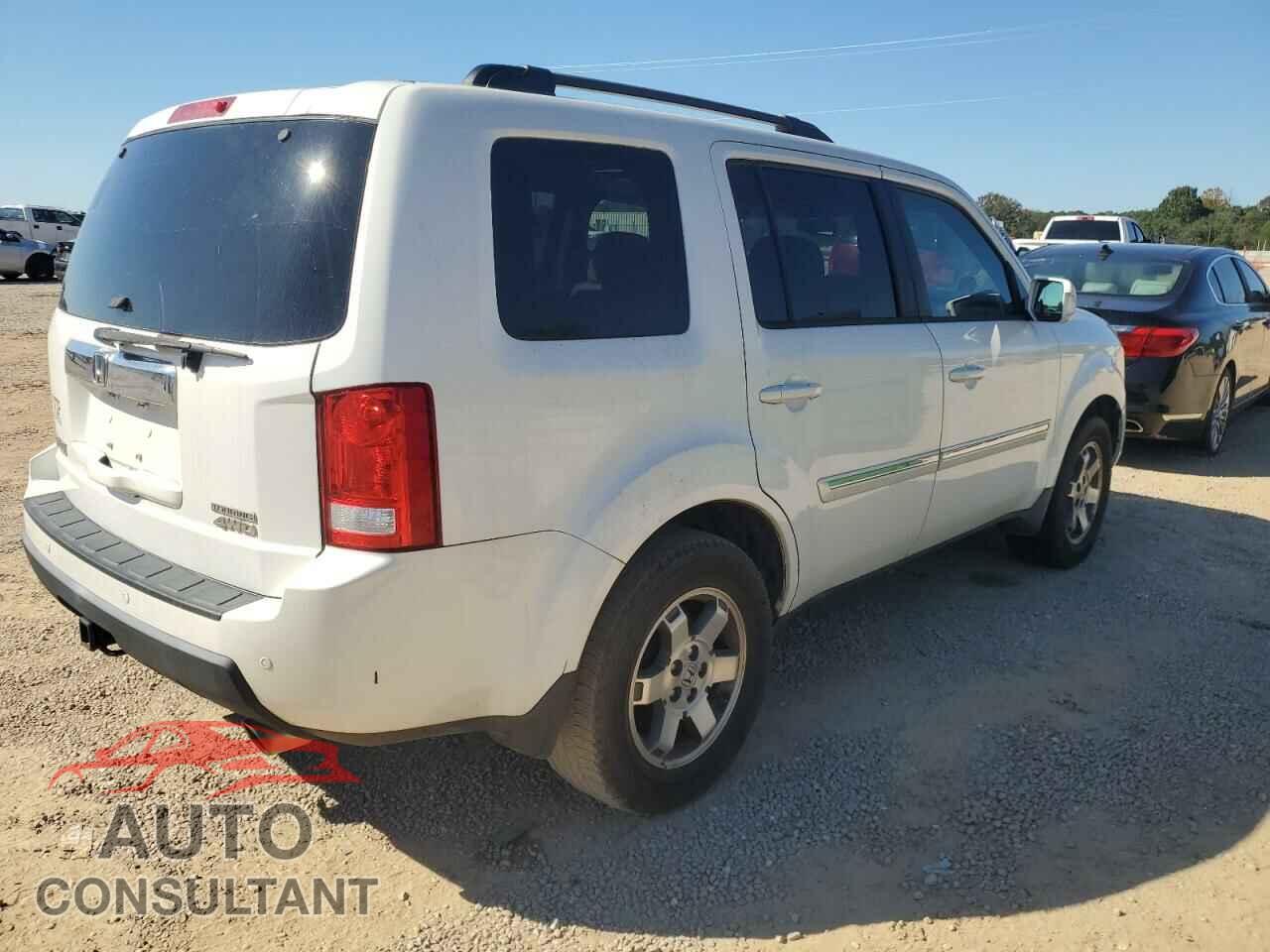 HONDA PILOT 2011 - 5FNYF4H94BB010885