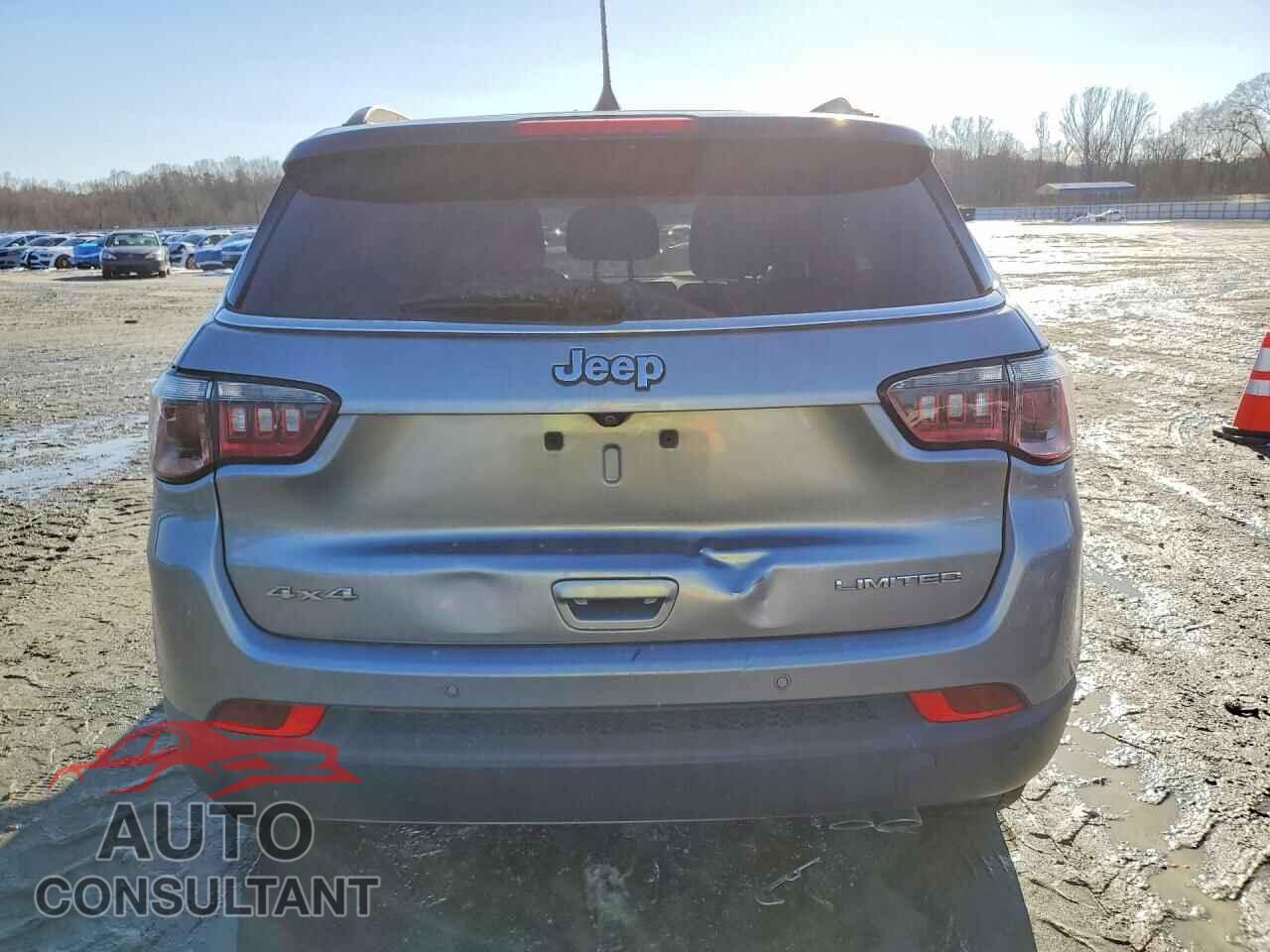 JEEP COMPASS 2018 - 3C4NJDCB4JT201492